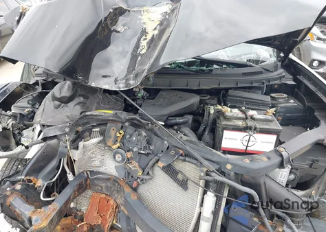 2013 Nissan Rogue S z USA, uszkodzony, nr VIN JN8AS5MT0DW040652